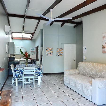 Private Fully Furnished Home At Wide Mouth Frog Hostel Quepos Exterior foto