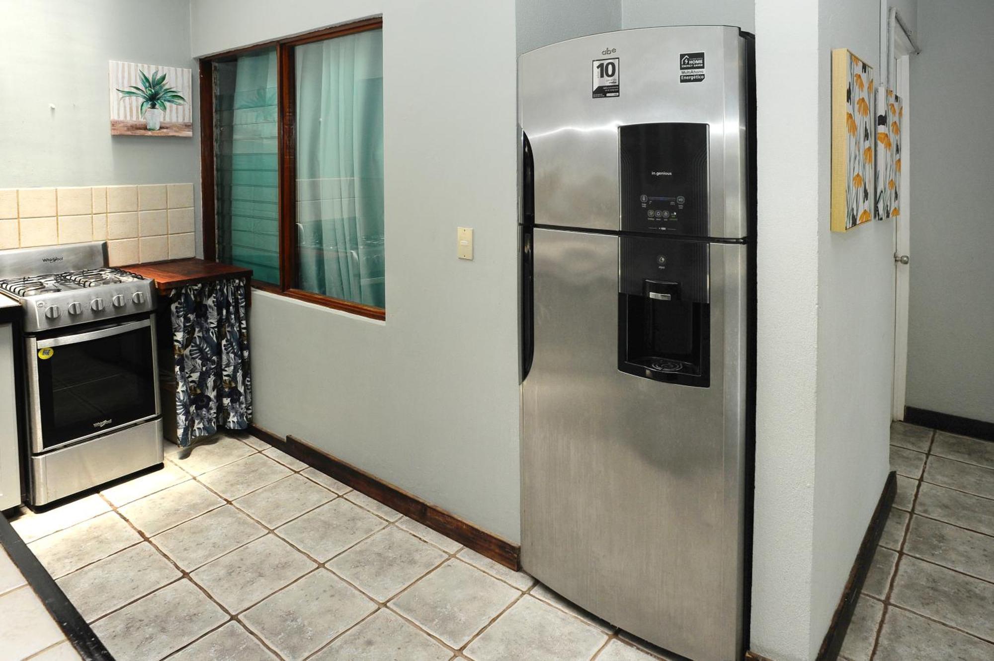 Private Fully Furnished Home At Wide Mouth Frog Hostel Quepos Exterior foto